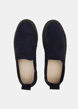 Carica l&#39;immagine nel visualizzatore di Gallery, Yogi x Universal Works Hitch Low Loafer On Crepe - Indigo
