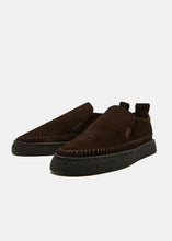 Carica l&#39;immagine nel visualizzatore di Gallery, Yogi x Universal Works Hitch Low Loafer On Crepe - Dark Brown
